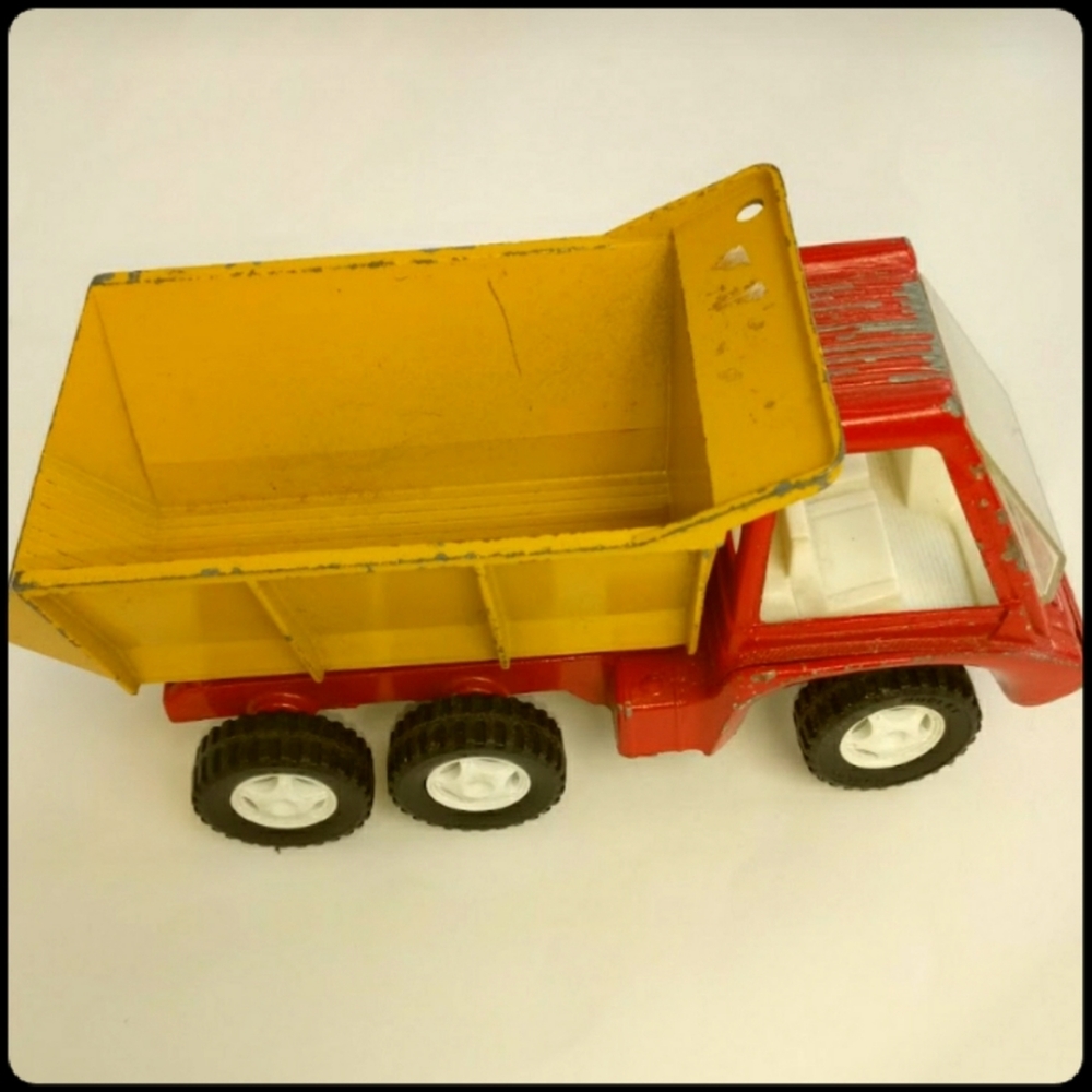Vintage Hubley toy dump truck